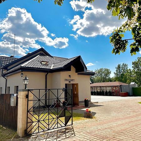 Cill Easy Hotel With Self Check-In Адажи Экстерьер фото