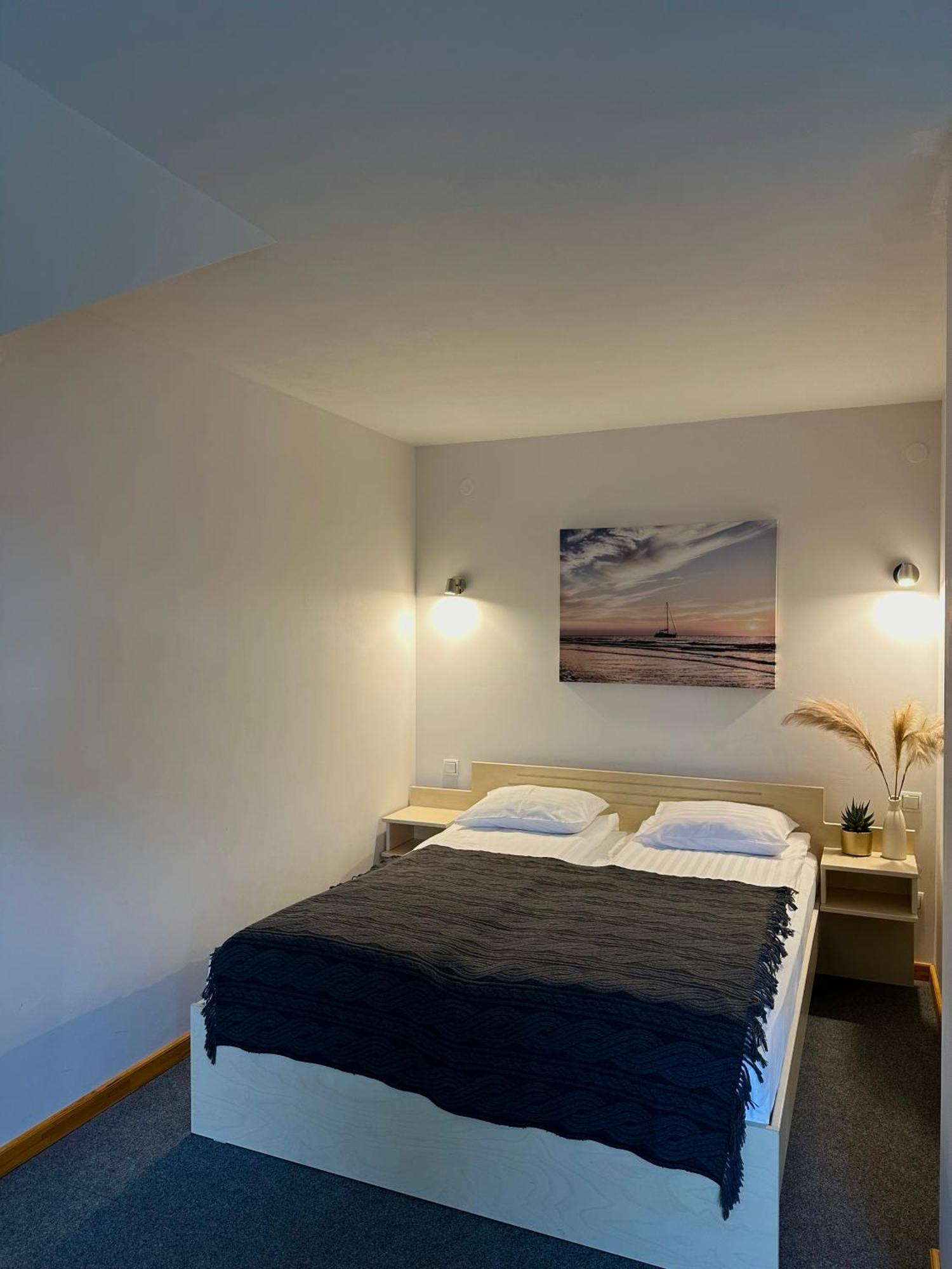 Cill Easy Hotel With Self Check-In Адажи Экстерьер фото