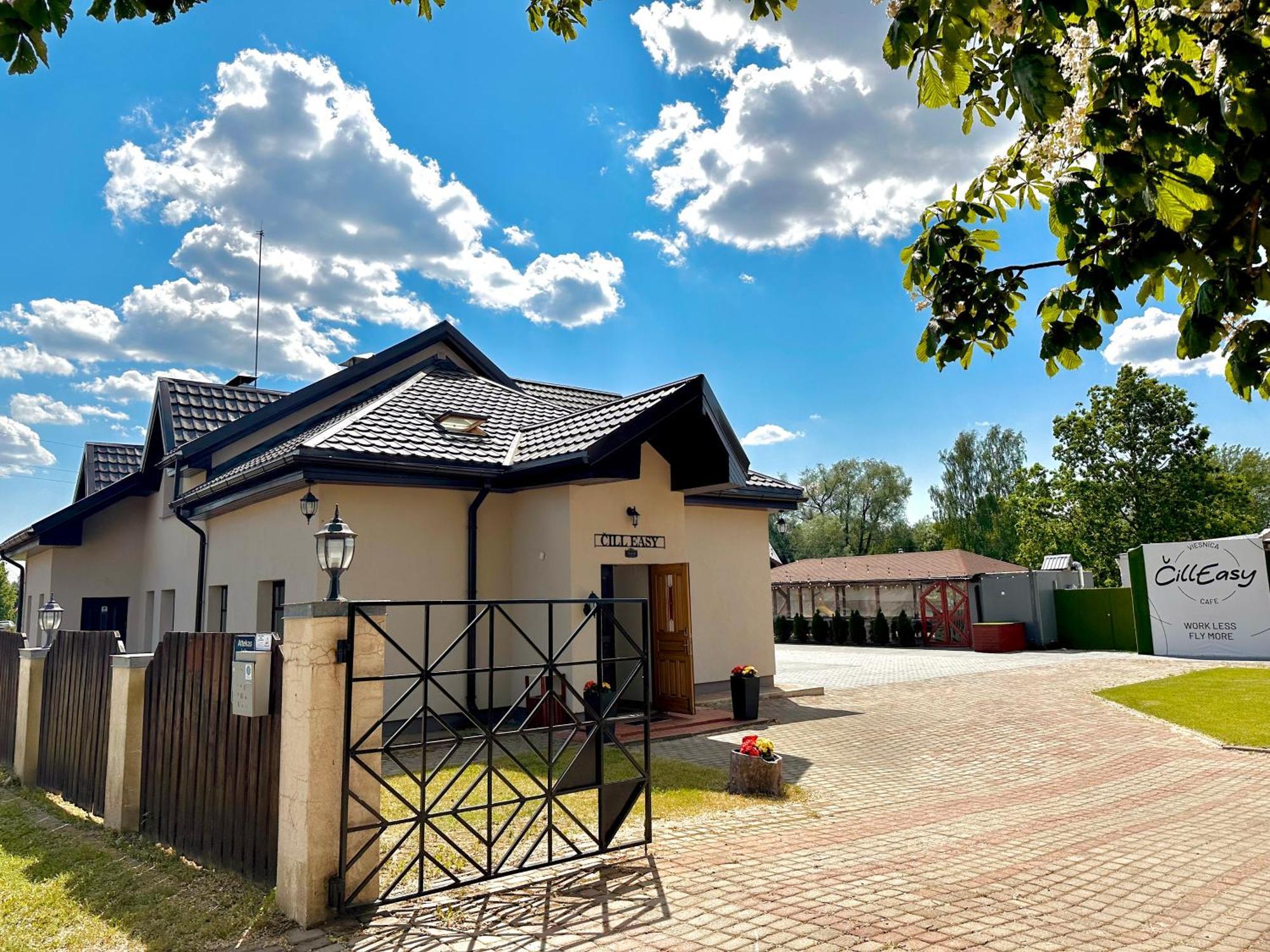 Cill Easy Hotel With Self Check-In Адажи Экстерьер фото
